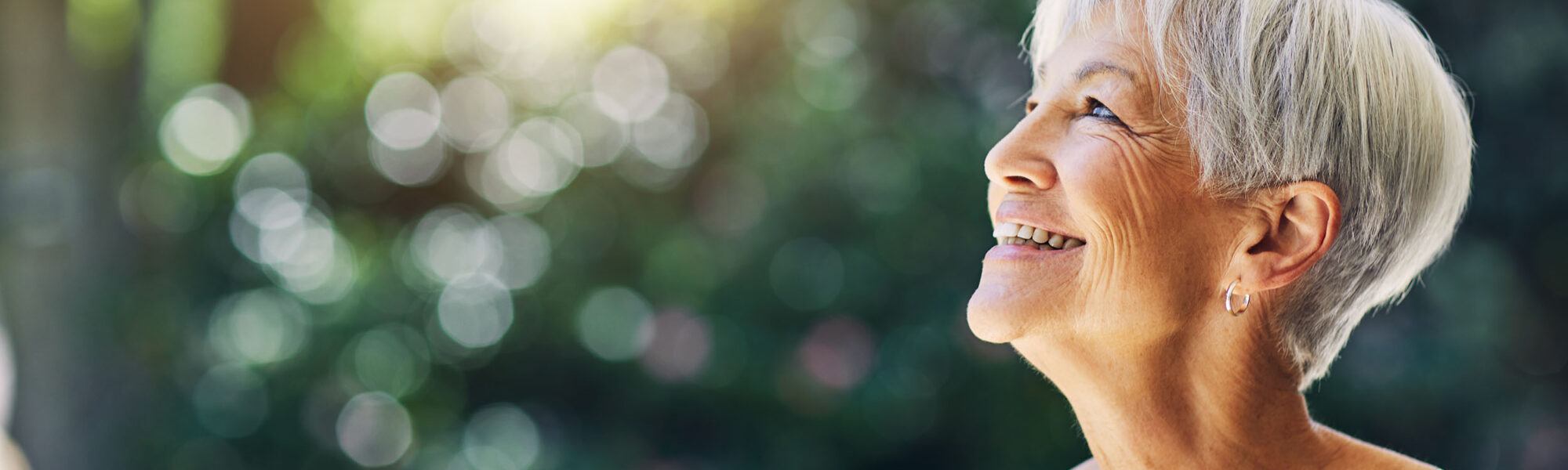 Brain tumor patient gazing up with hope